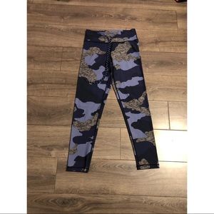 Blue camo leggings